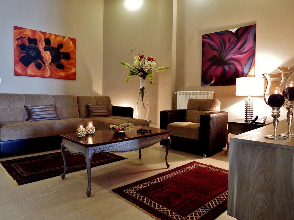 Cherry Blossom Boutique Hotel Bḩamdūn Стая снимка