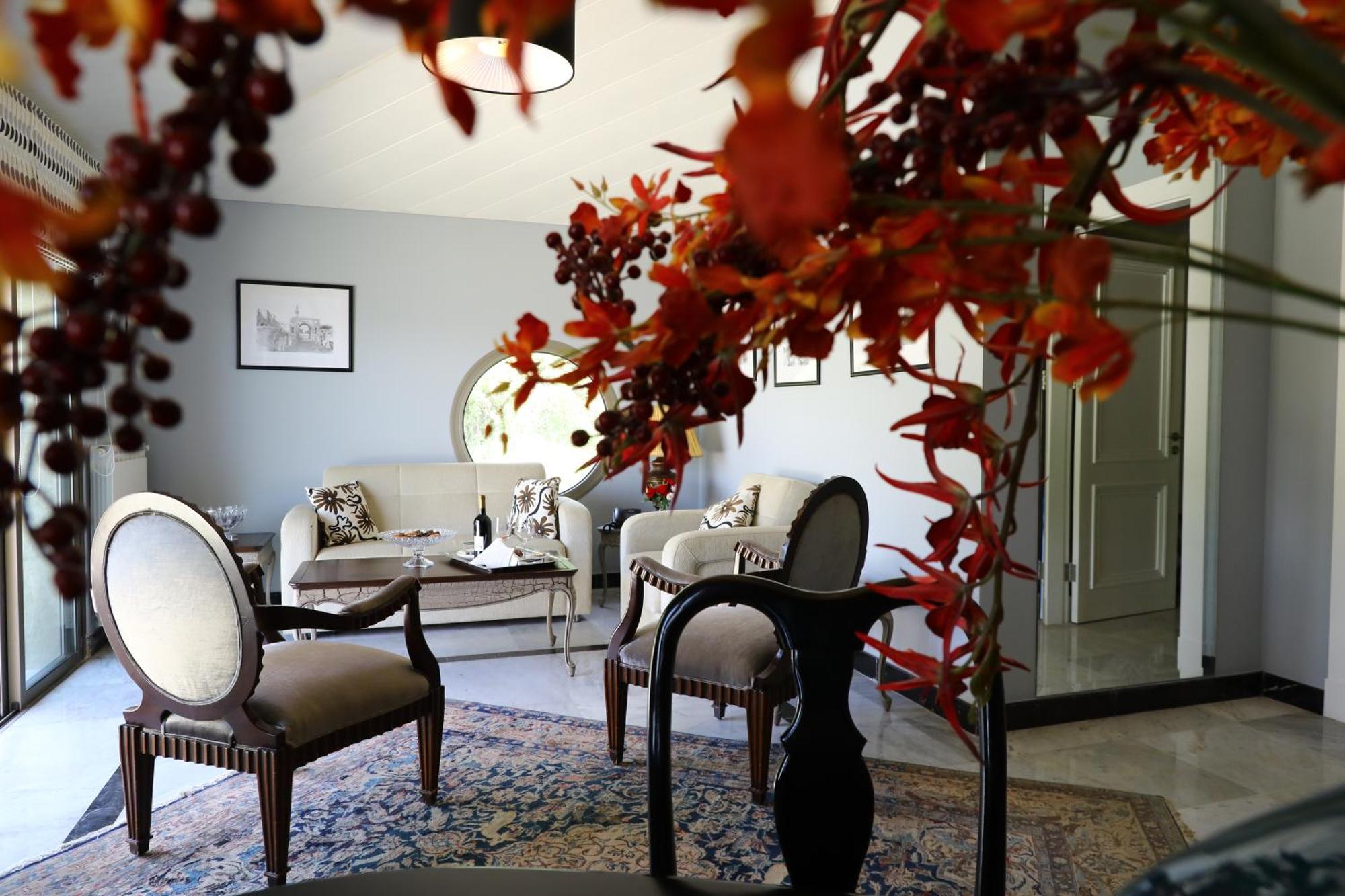 Cherry Blossom Boutique Hotel Bḩamdūn Екстериор снимка