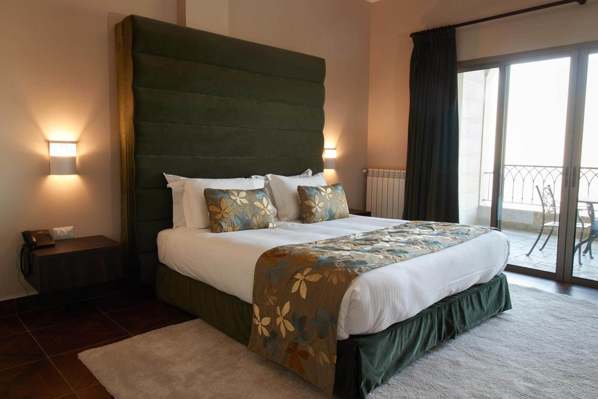 Cherry Blossom Boutique Hotel Bḩamdūn Екстериор снимка