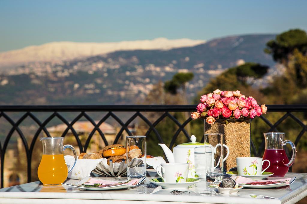 Cherry Blossom Boutique Hotel Bḩamdūn Екстериор снимка