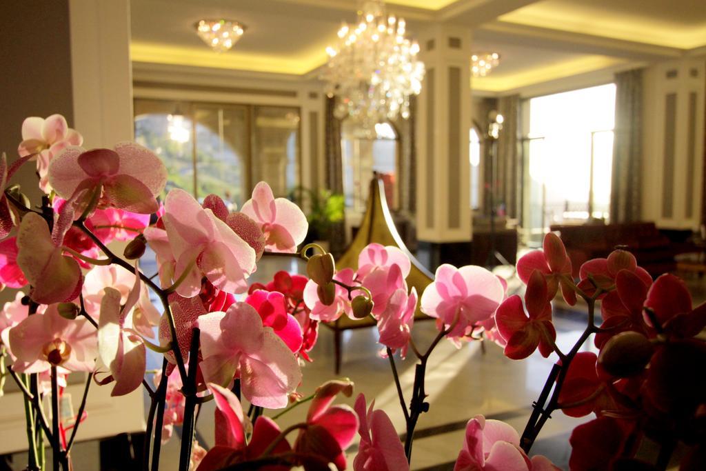 Cherry Blossom Boutique Hotel Bḩamdūn Екстериор снимка