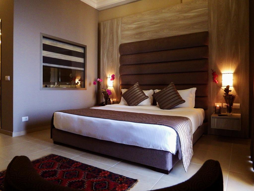 Cherry Blossom Boutique Hotel Bḩamdūn Стая снимка