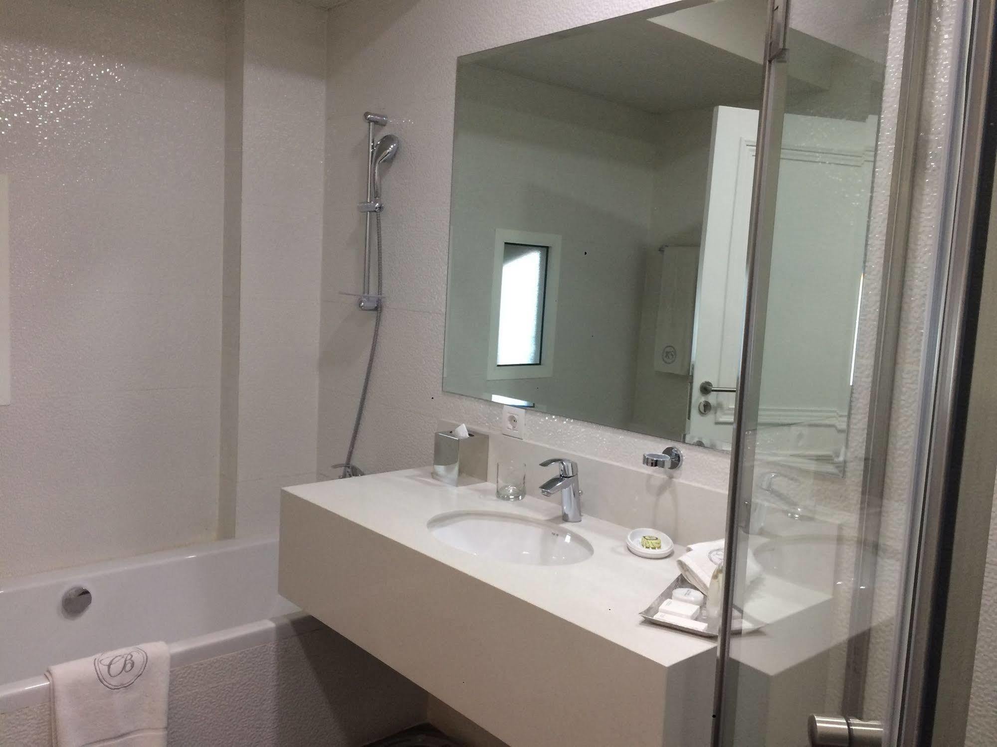 Cherry Blossom Boutique Hotel Bḩamdūn Екстериор снимка