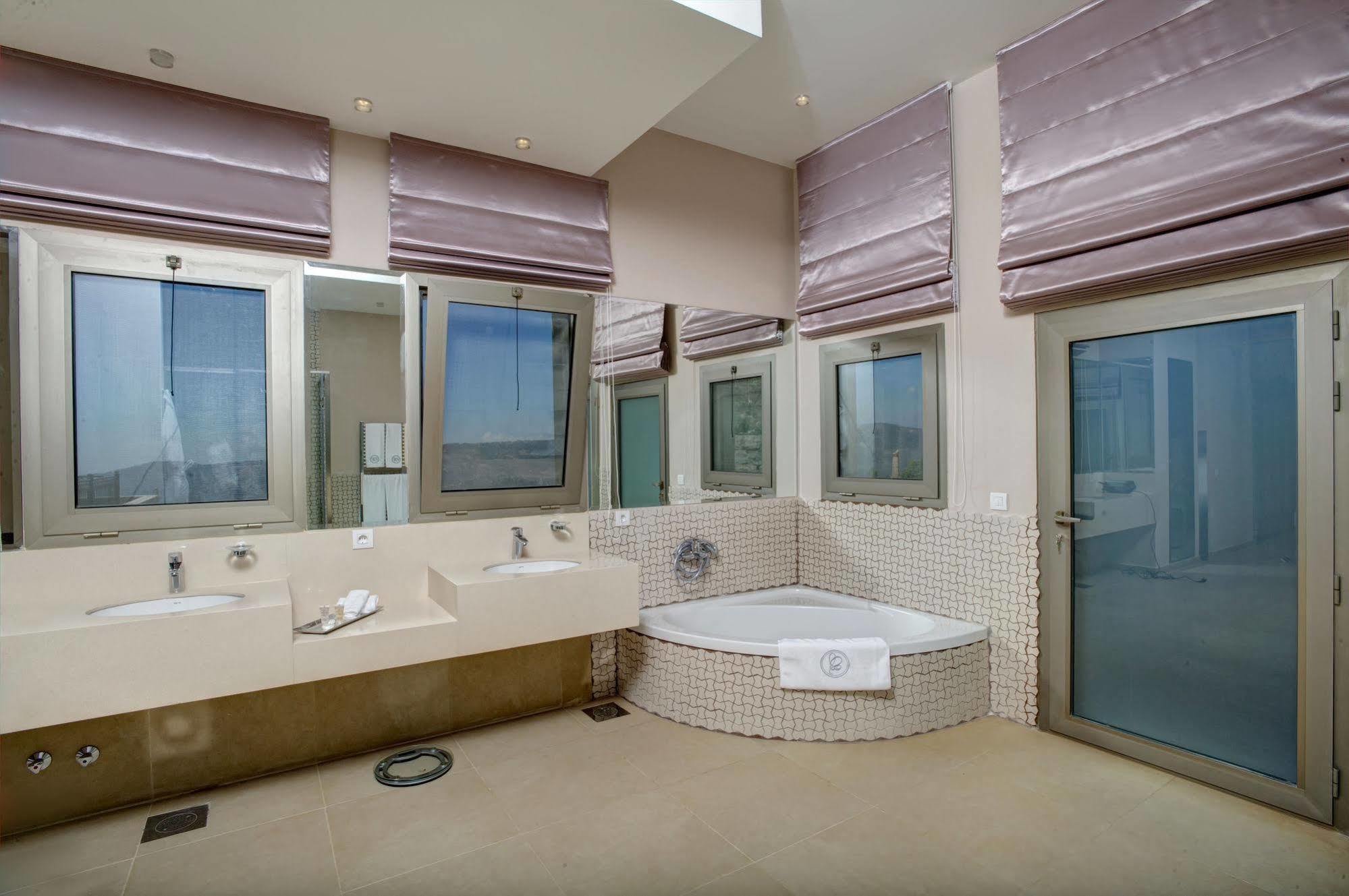 Cherry Blossom Boutique Hotel Bḩamdūn Екстериор снимка